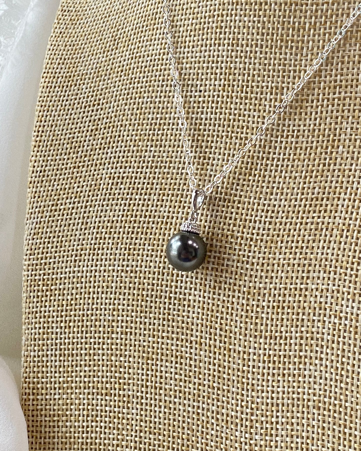 Lilly Dark Gray Pearl Necklace and Stud Earrings Set