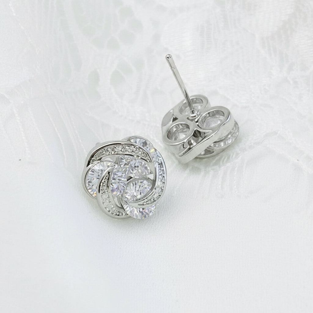 Boucles d'oreilles à tige classiques Kaidyn CZ