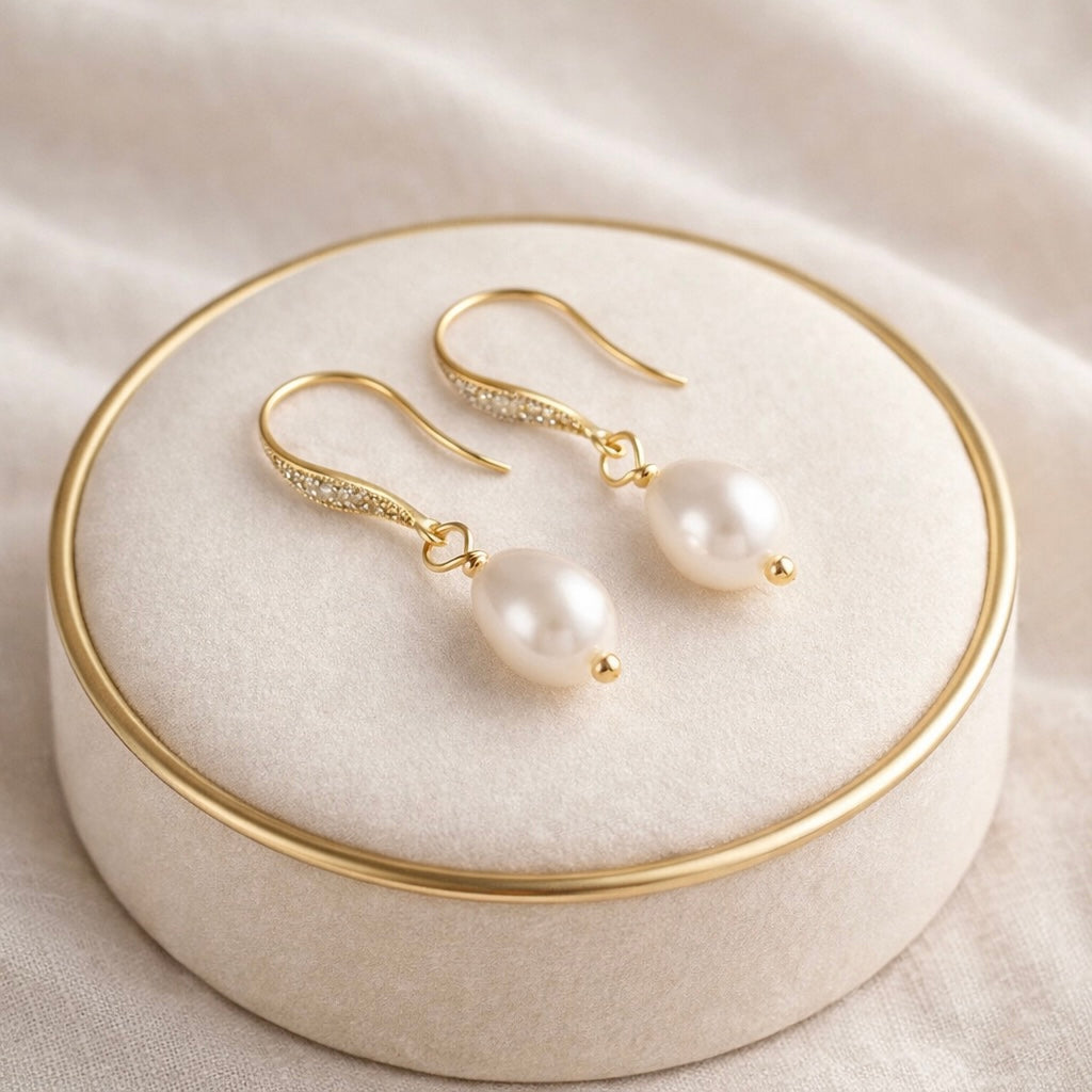Boucles d'oreilles clips Mischa CZ feuille et perle blanche