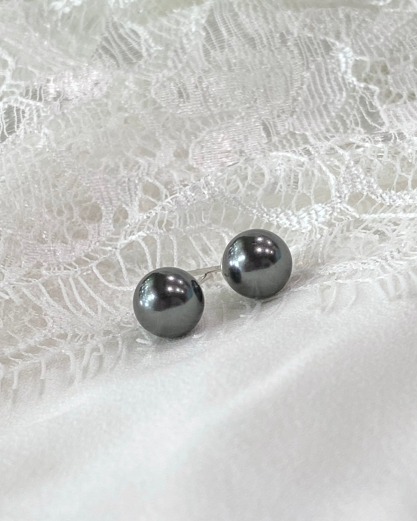 Leena Charcoal Pearl Necklace and Stud Earrings Set