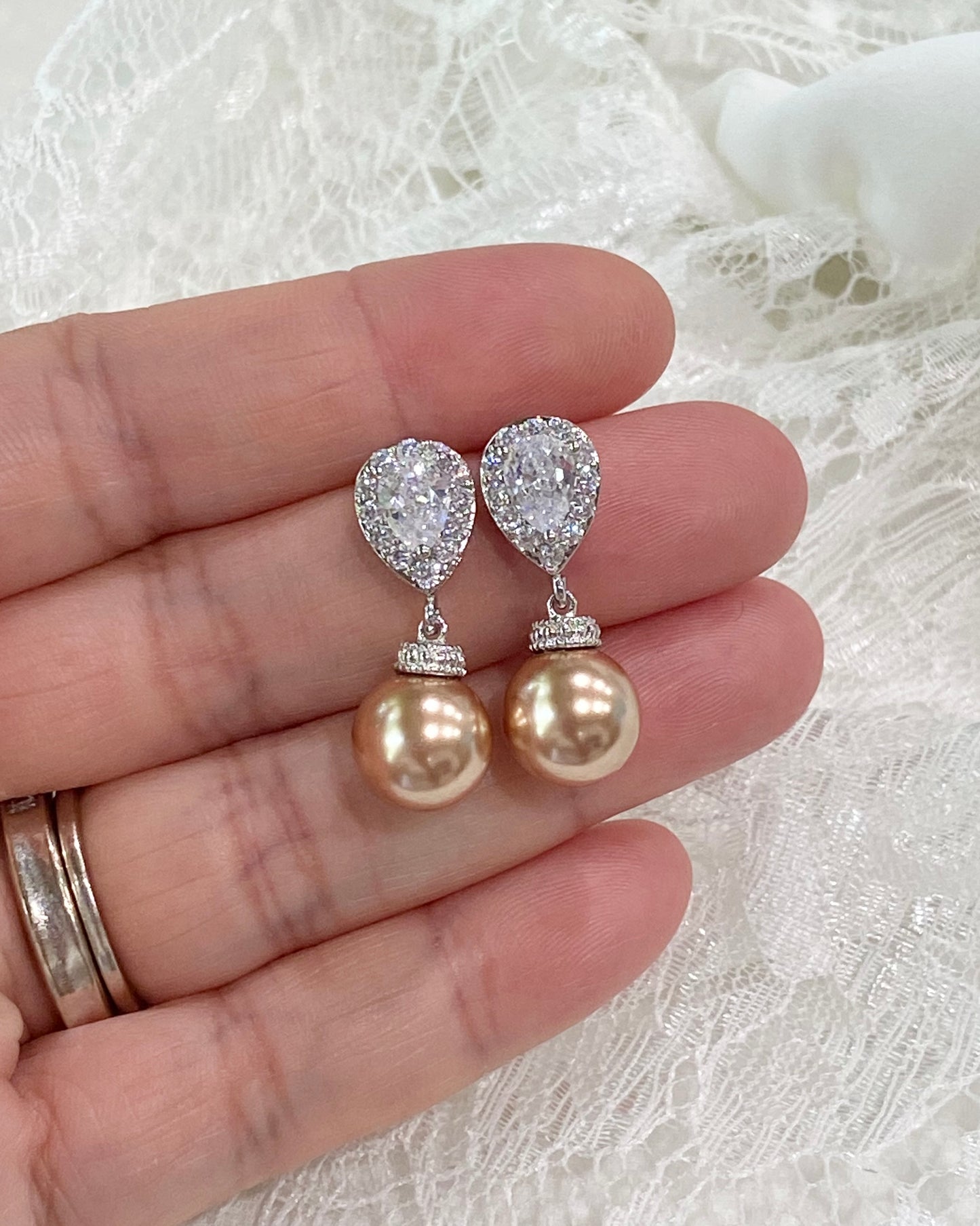 Ensemble collier et boucles d'oreilles Lia 2 pièces en forme de larme et de perles en or rose
