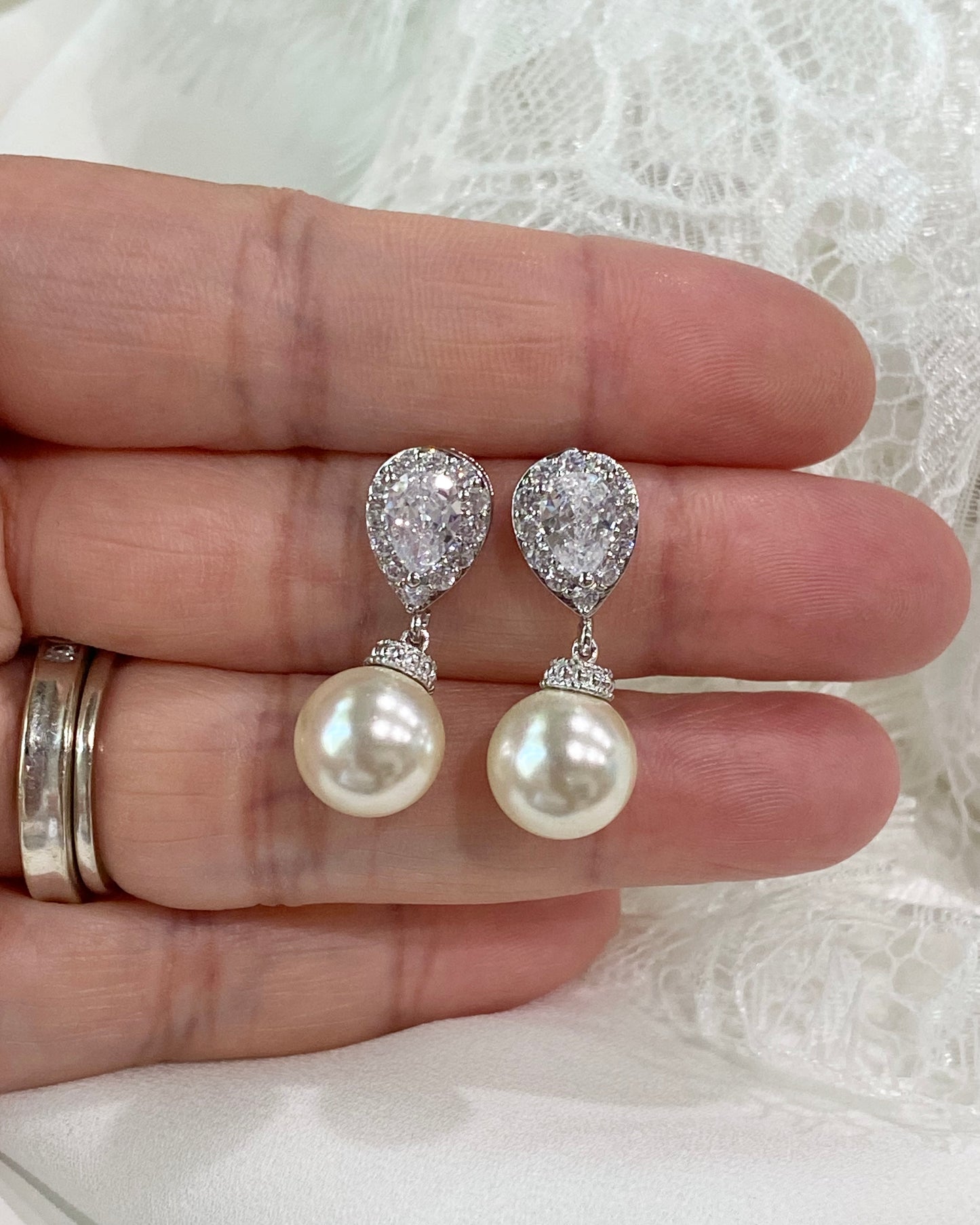 Wedding Bridal Cream Pearl Necklace and Earrings Set