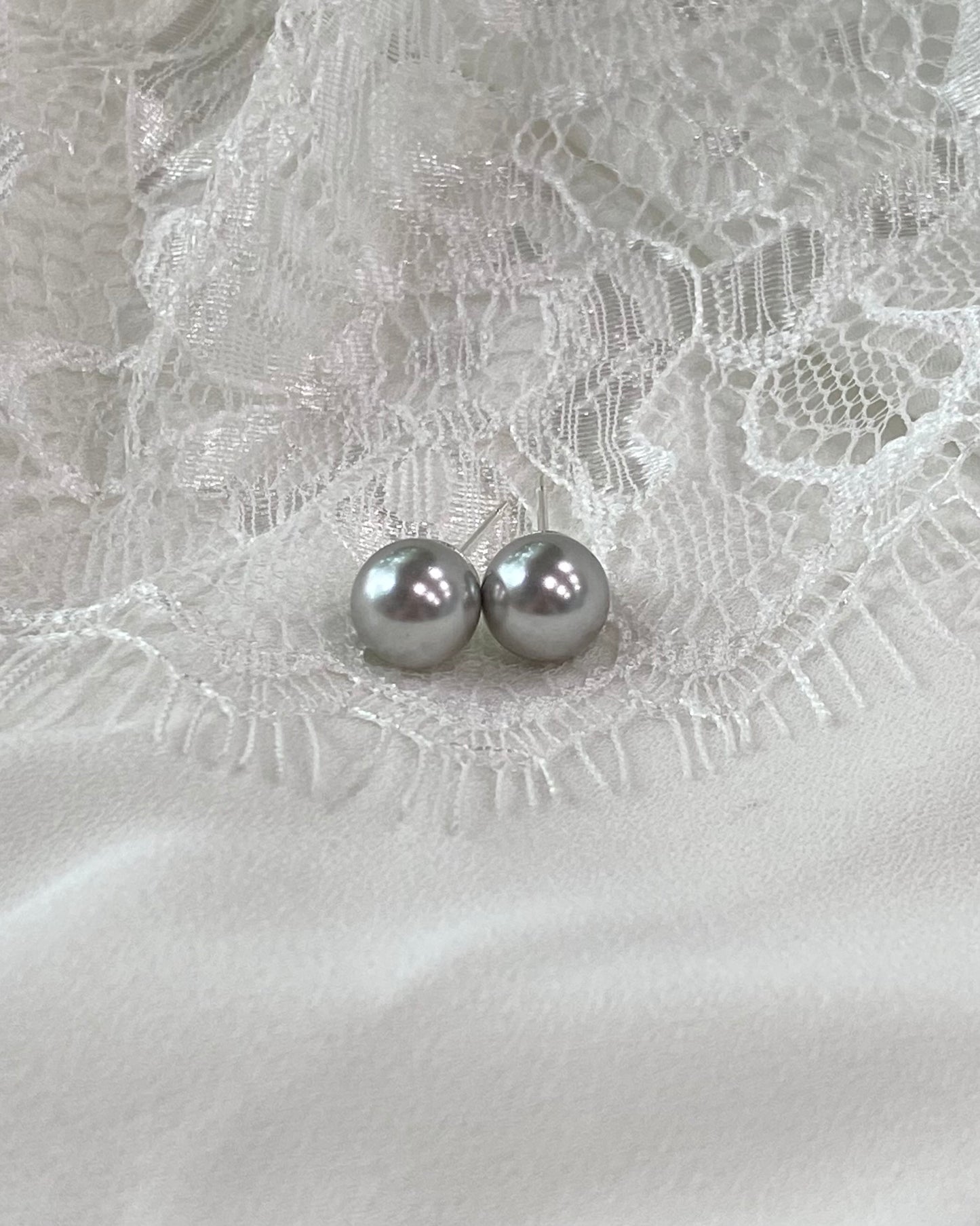 Liz Light Gray Pearl Necklace and Stud Earrings Set