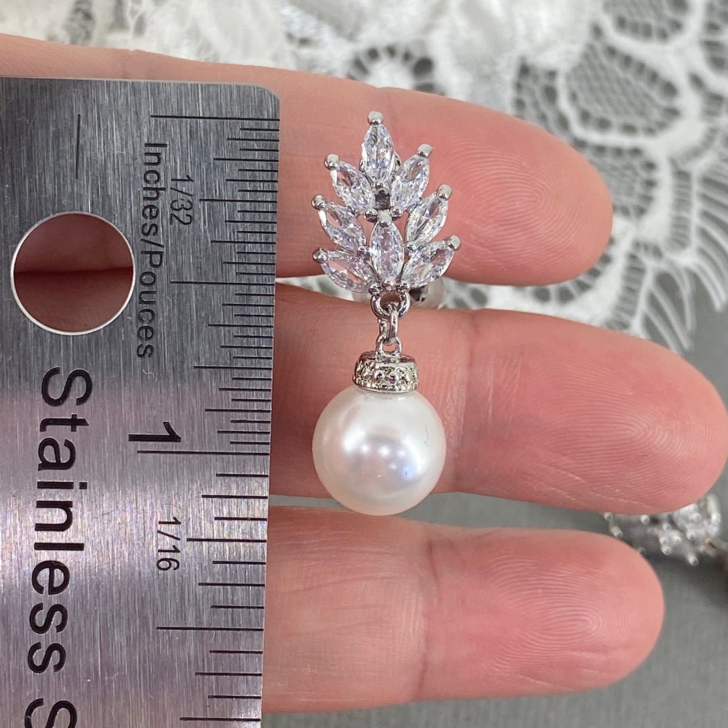 Boucles d'oreilles clips pendantes en perles Madeline Marquise