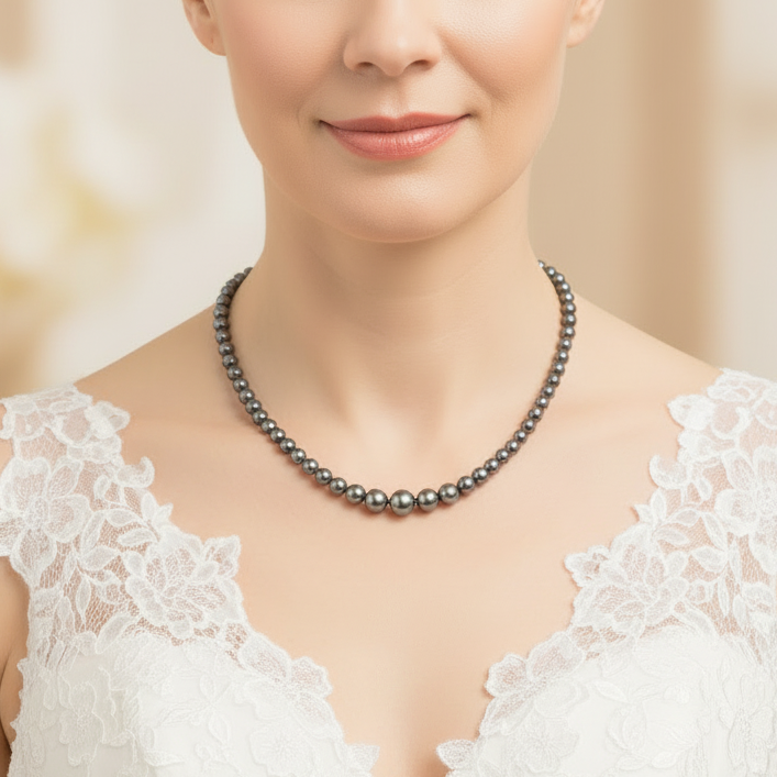 Collier de perles de cristal gris foncé autrichien progressif Jacelyn