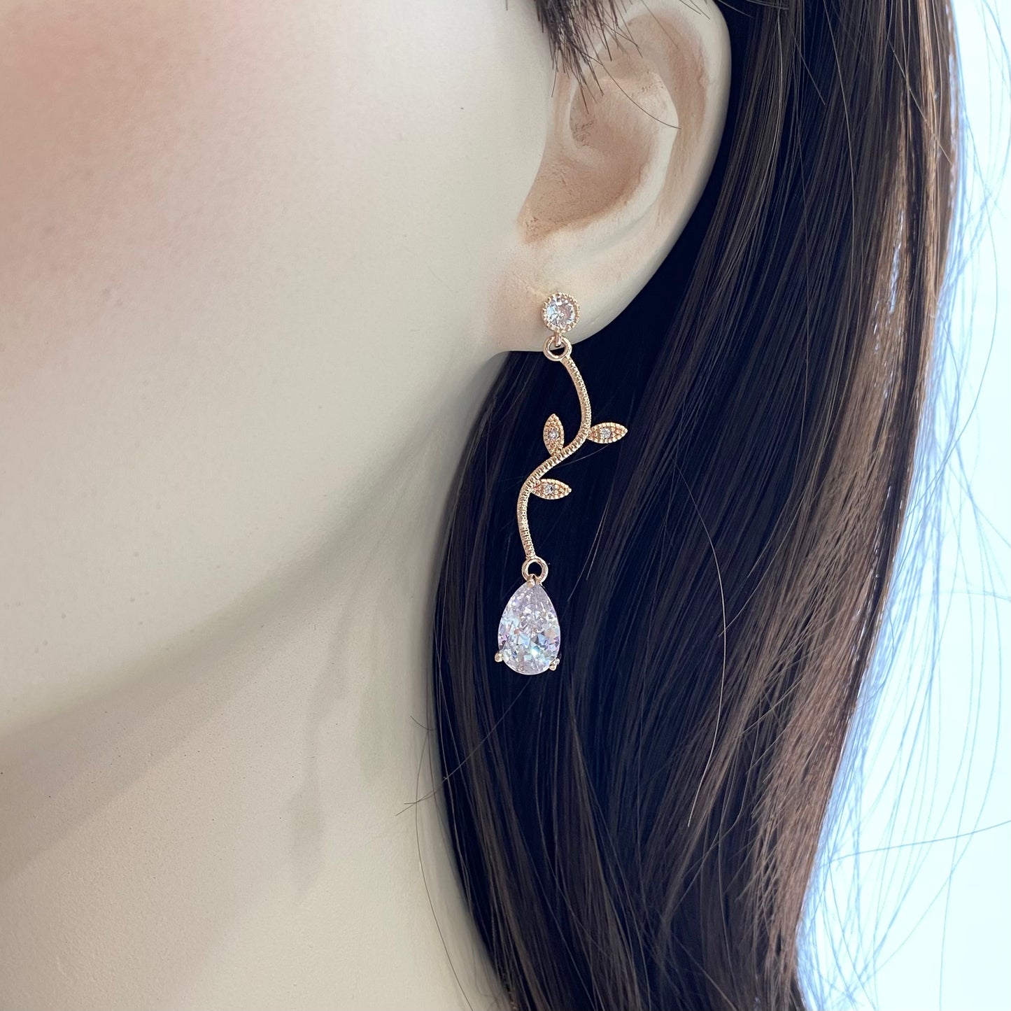 Ensemble collier et boucles d'oreilles plaqué or rose floral Lexi 2 pièces