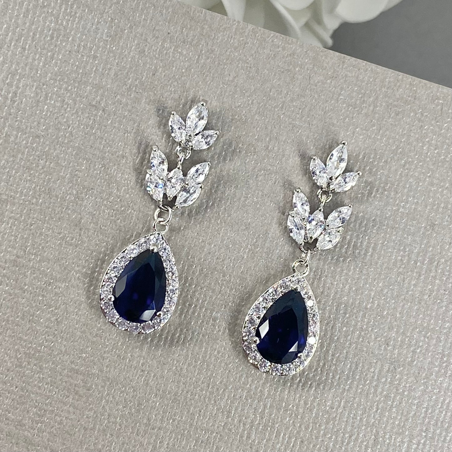 Boucles d'oreilles florales Sheila Something Blue CZ