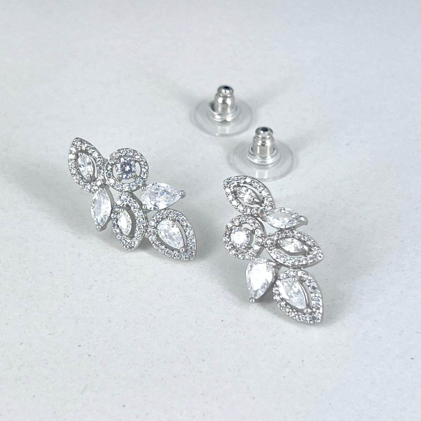 Boucles d'oreilles longues à clips Marley CZ Pearl Drop