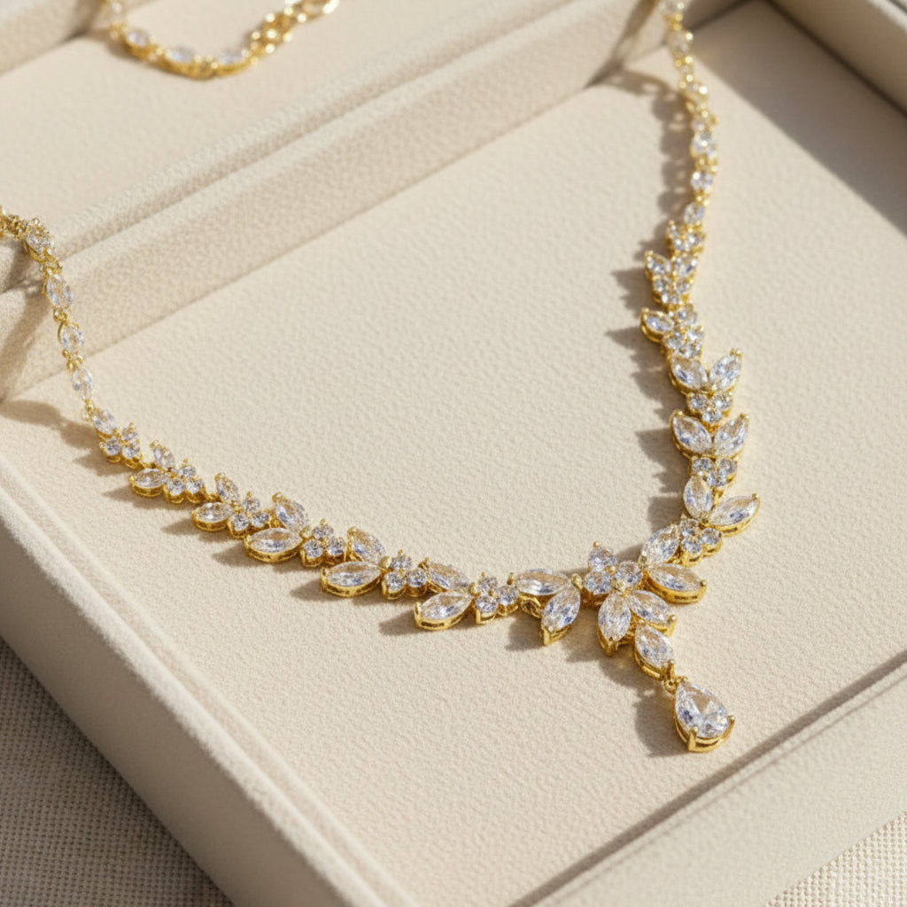 Ensemble collier et boucles d'oreilles Lynn plaqué or 18 carats 2 pièces