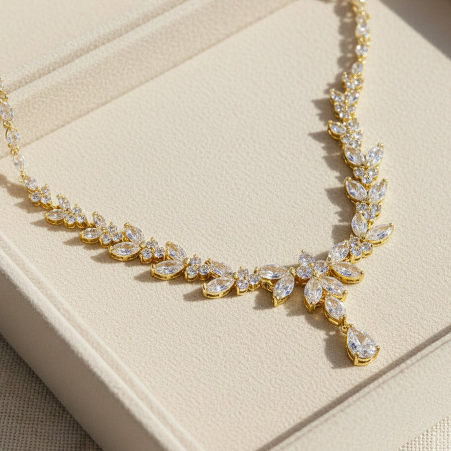 Ensemble collier et boucles d'oreilles Lynn plaqué or 18 carats 2 pièces