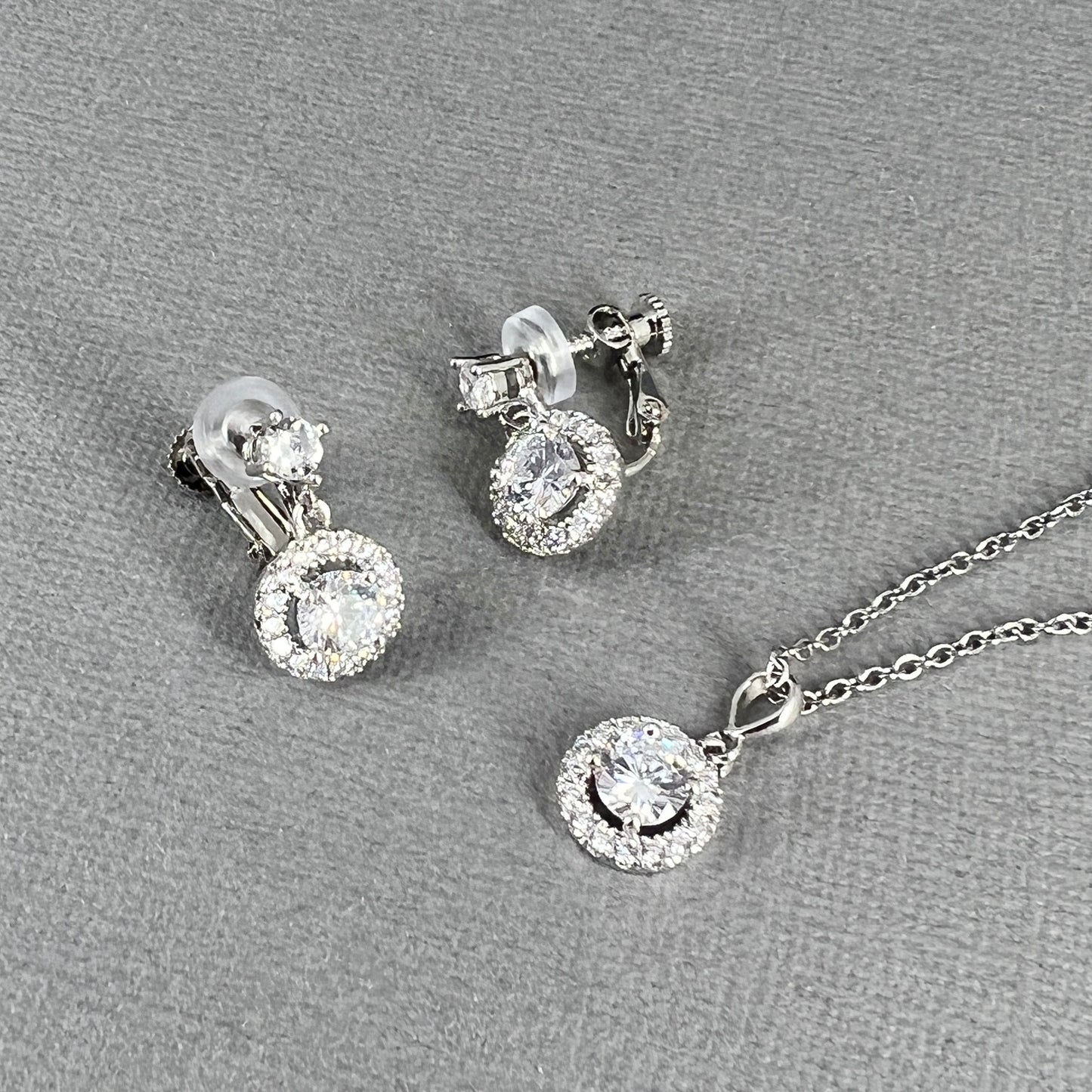 Ensemble collier et boucles d'oreilles à clips Lelina 2 pièces en zircone cubique