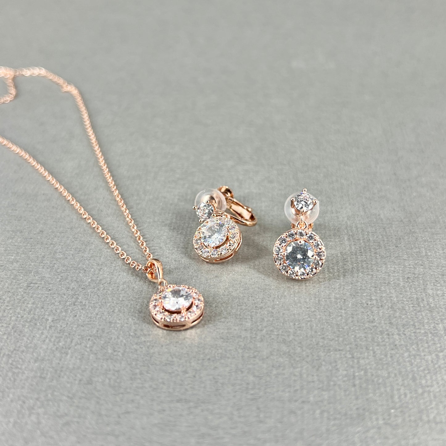 Ensemble collier et boucles d'oreilles à clips Lelina 2 pièces en zircone cubique