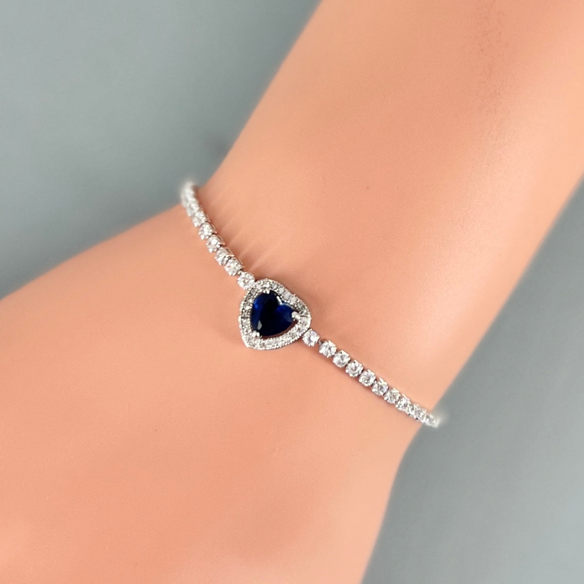 Bracelet réglable Caitlyn CZ feuille et perle