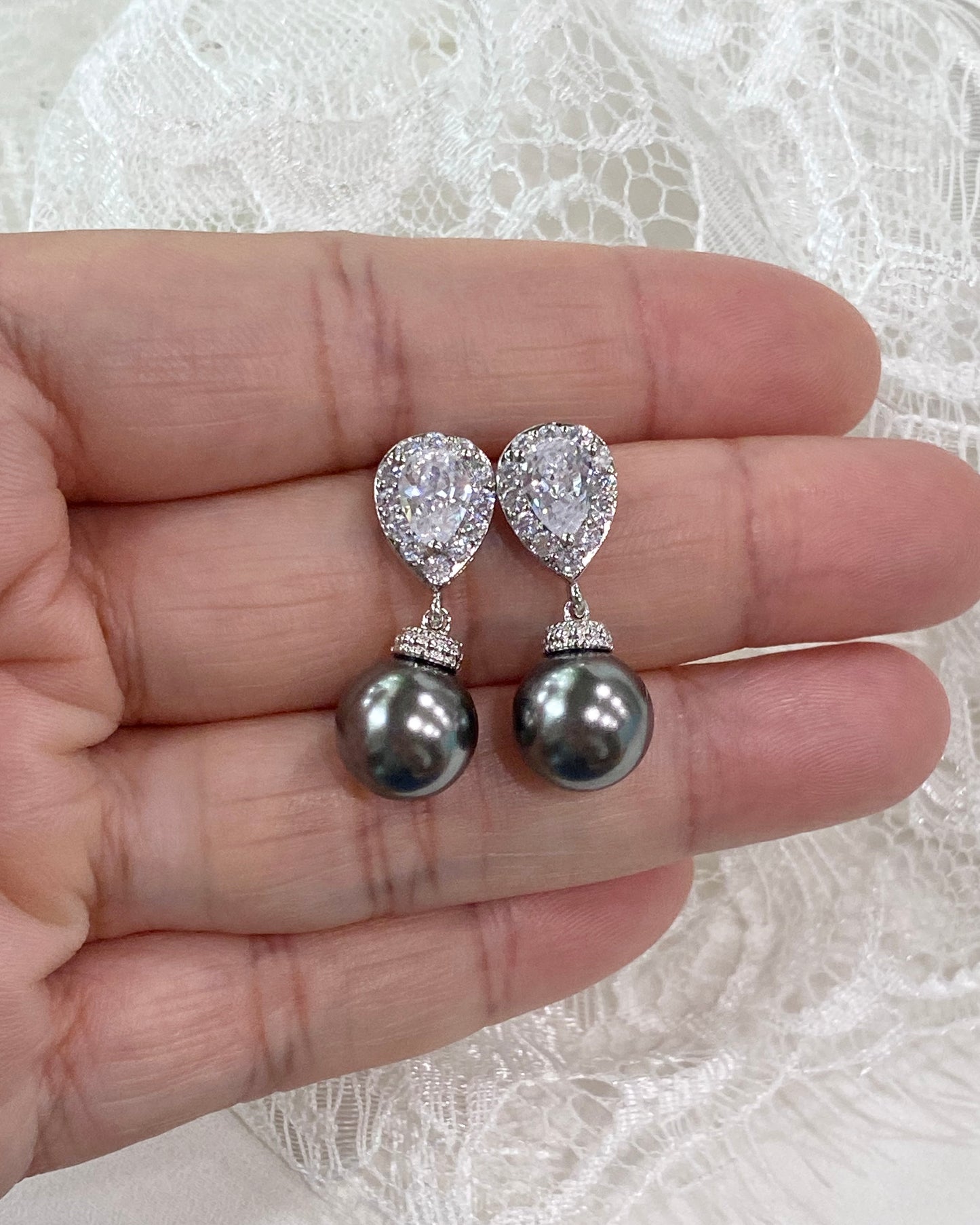 Lisa Dark Gray Pearl Necklace and Earrings Set