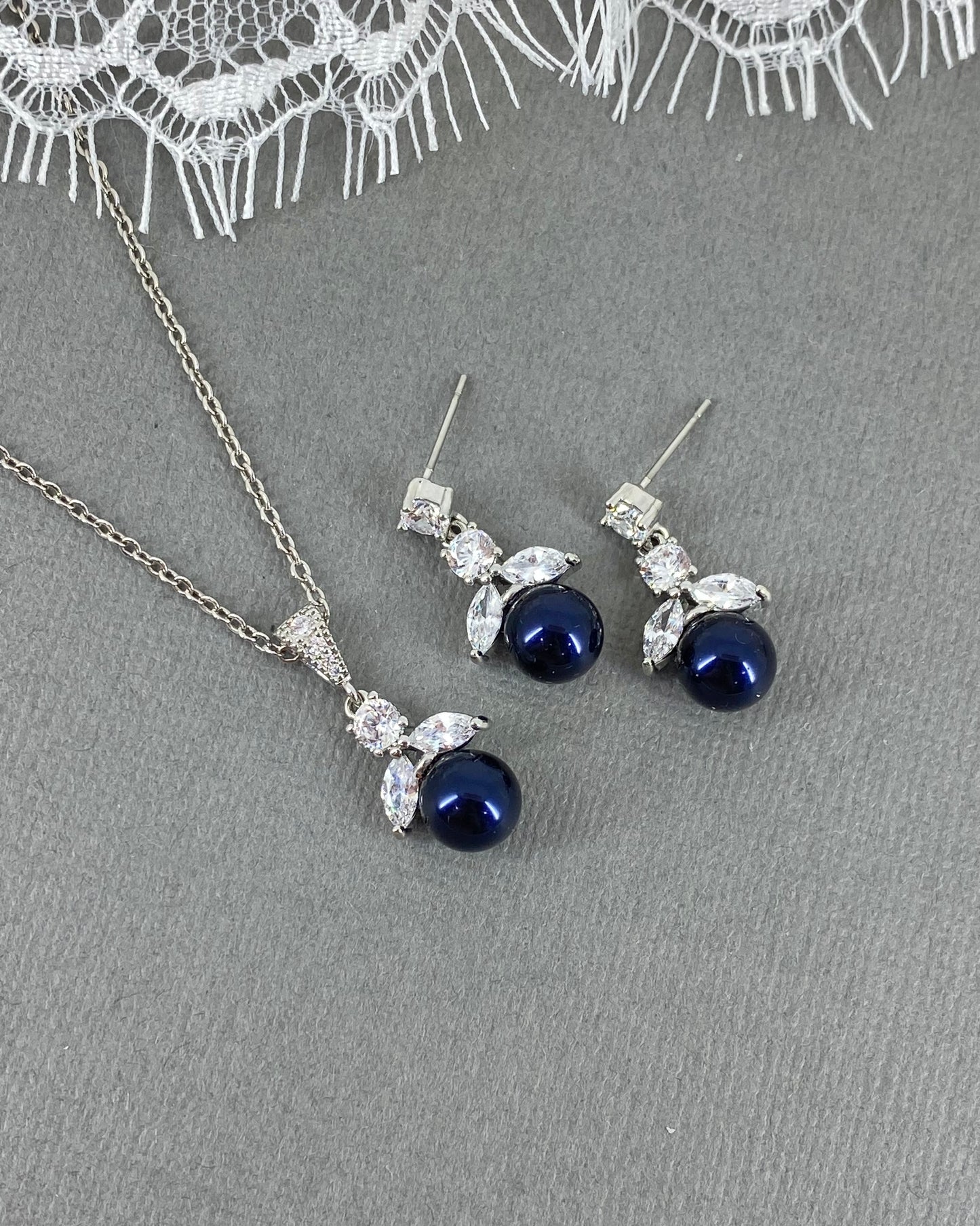 Lois 2pcs Floral and Blue Pearl Necklace and Earrings Set