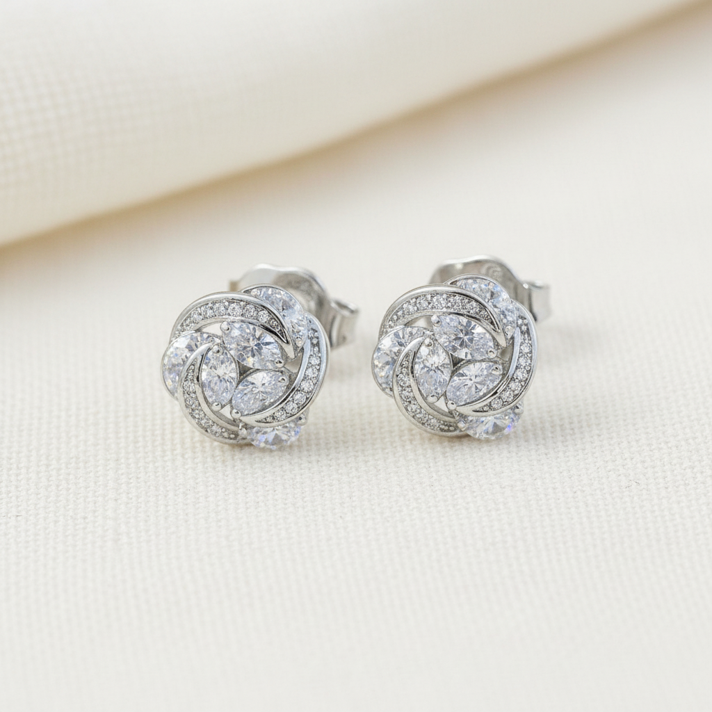 Boucles d'oreilles à tige classiques Kaidyn CZ 