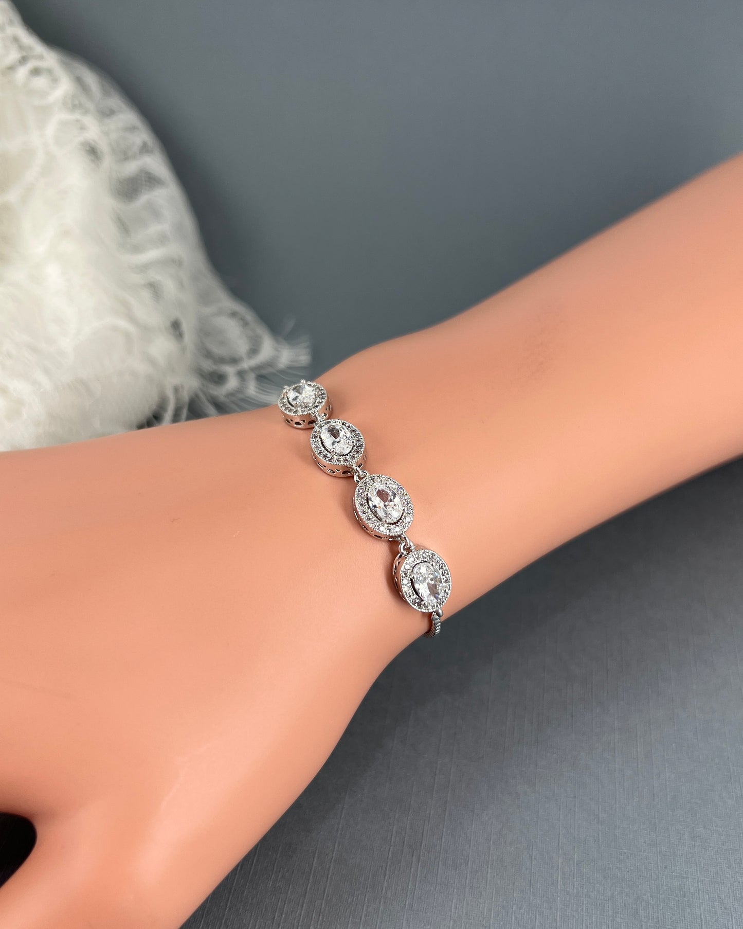 Hiram Bridesmaids Oval Adjustable Bracelet