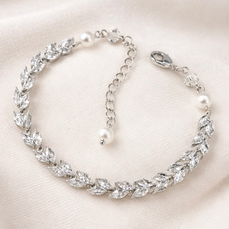 Bracelet réglable Caitlyn CZ feuille et perle 
