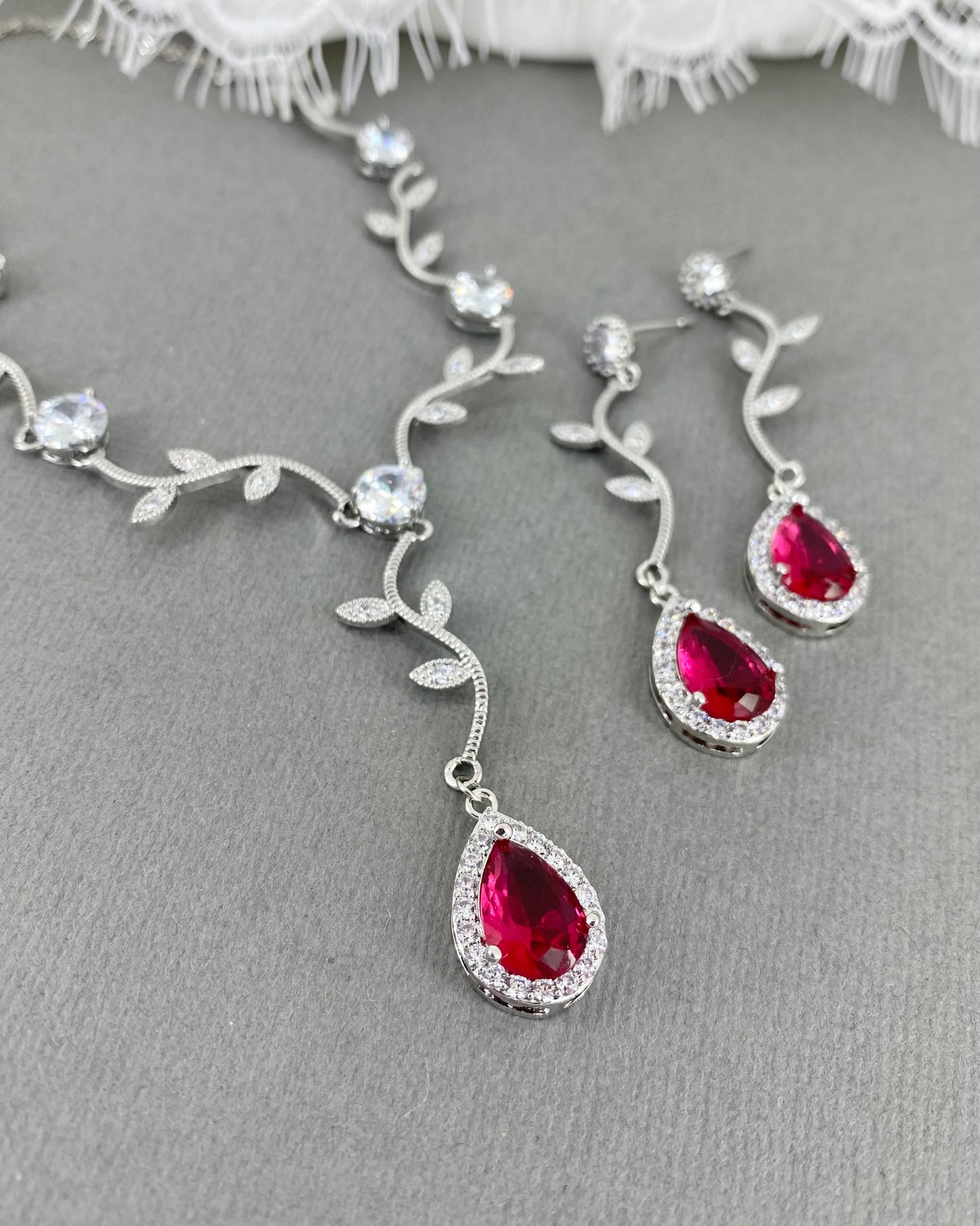 London 2pcs CZ Red Christmas Necklace and Earrings Set