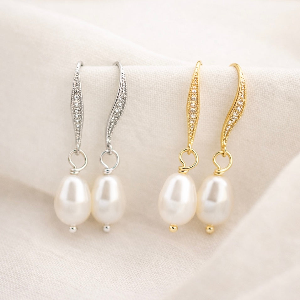 Boucles d'oreilles clips Mischa CZ feuille et perle blanche 