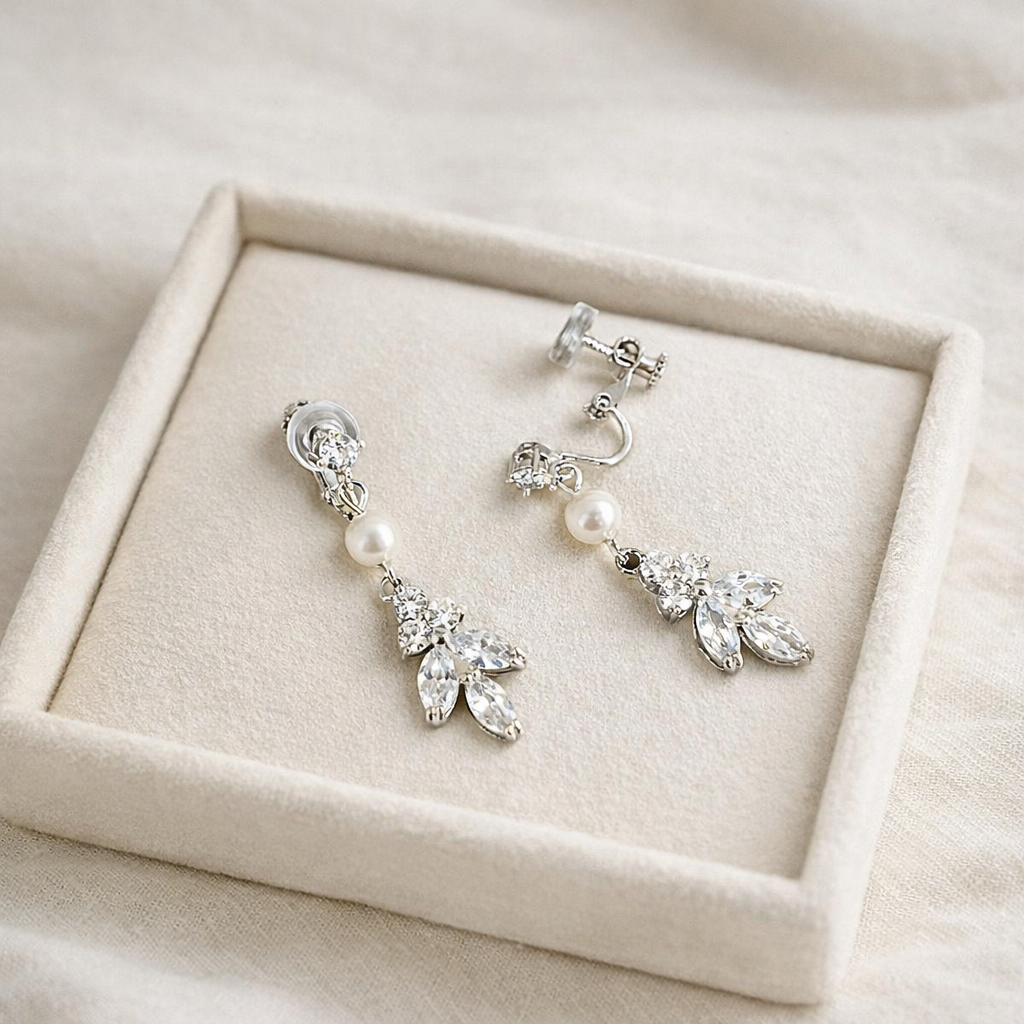 Ensemble collier et boucles d'oreilles en feuilles et perles CZ Lana 2 pièces 