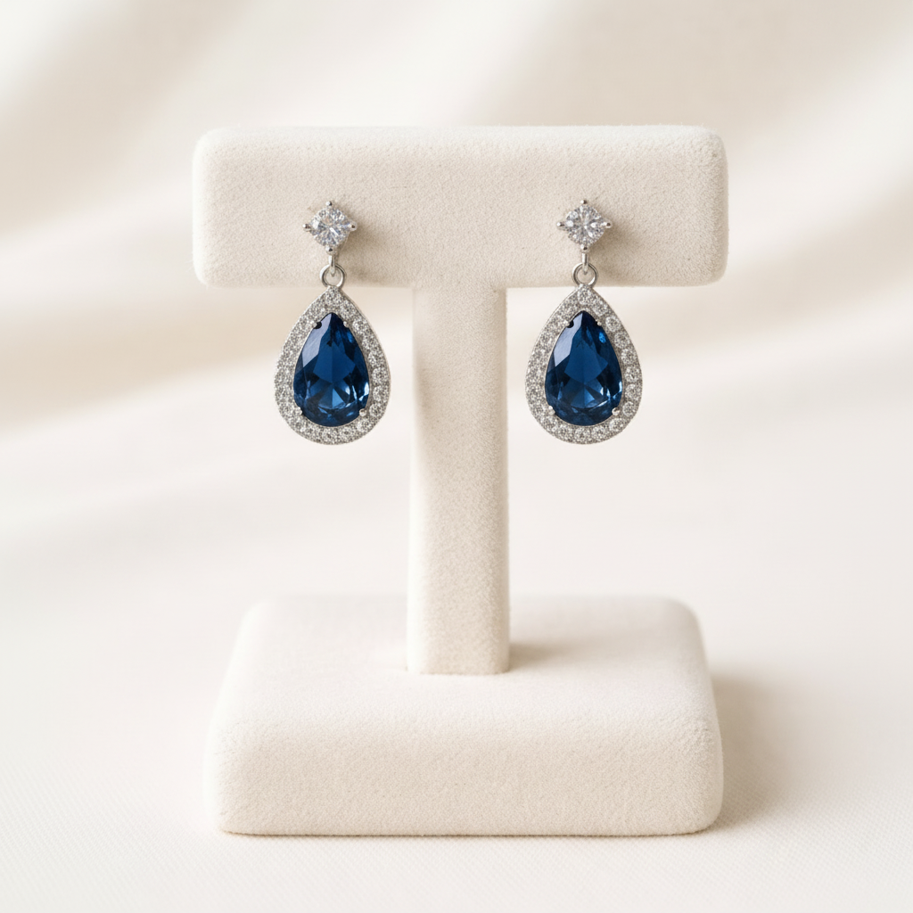 Petites boucles d'oreilles à clip en forme de larme Maisy CZ 