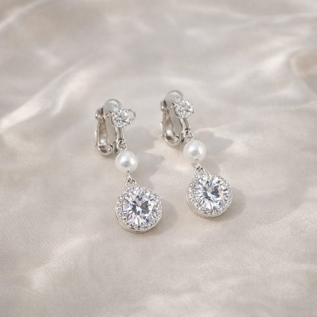 Boucles d'oreilles clips Melody CZ en forme de larme et de perles 