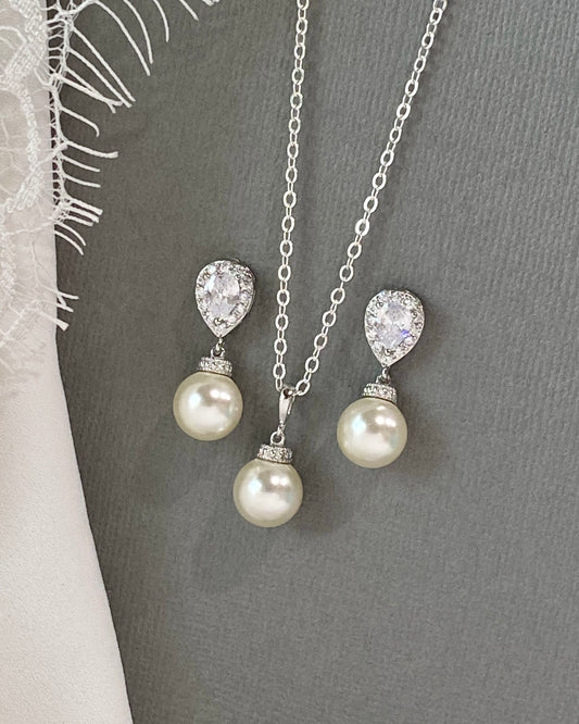 Lux Cream Pearl Necklace and Earrings Set