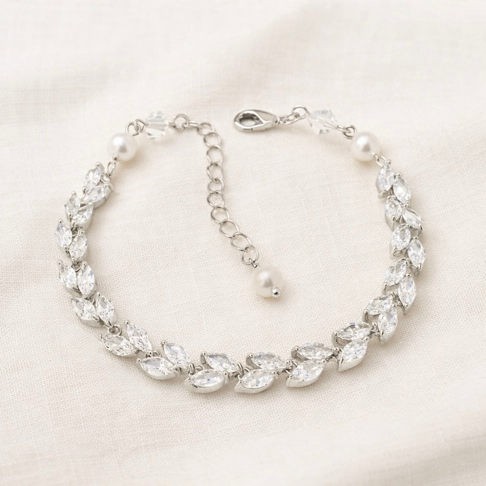 Bracelet réglable Caitlyn CZ feuille et perle 