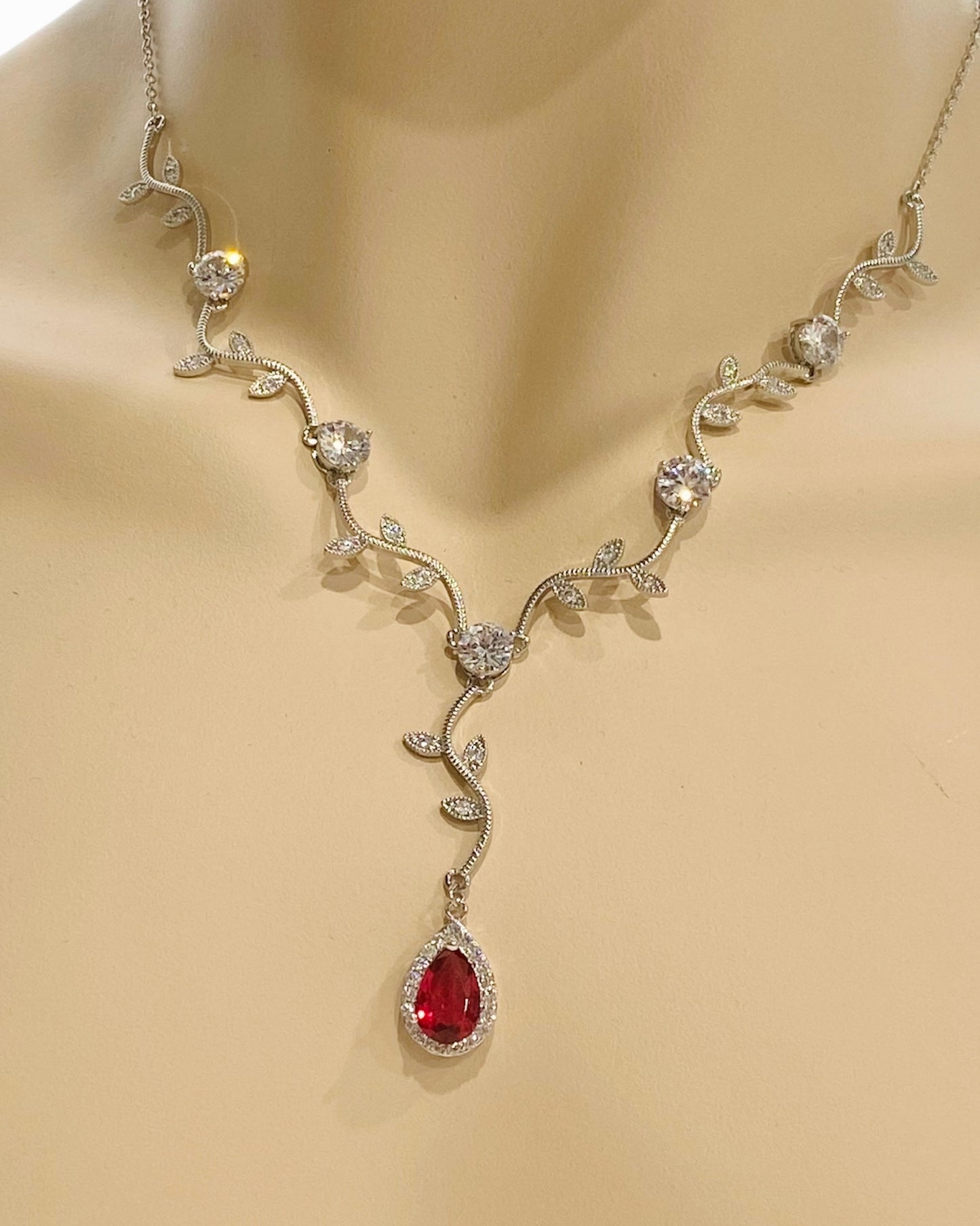 London 2pcs CZ Red Christmas Necklace and Earrings Set