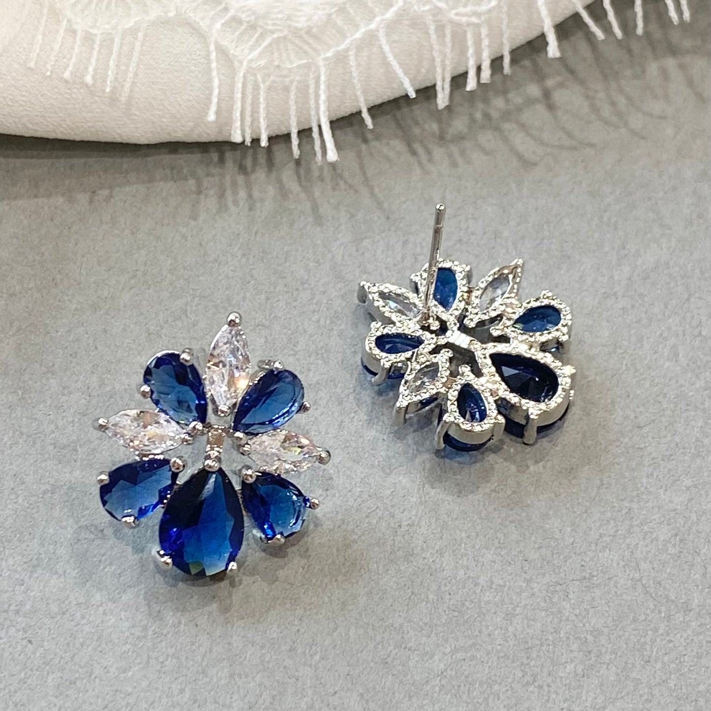 Boucles d'oreilles florales Shania Something Blue CZ 