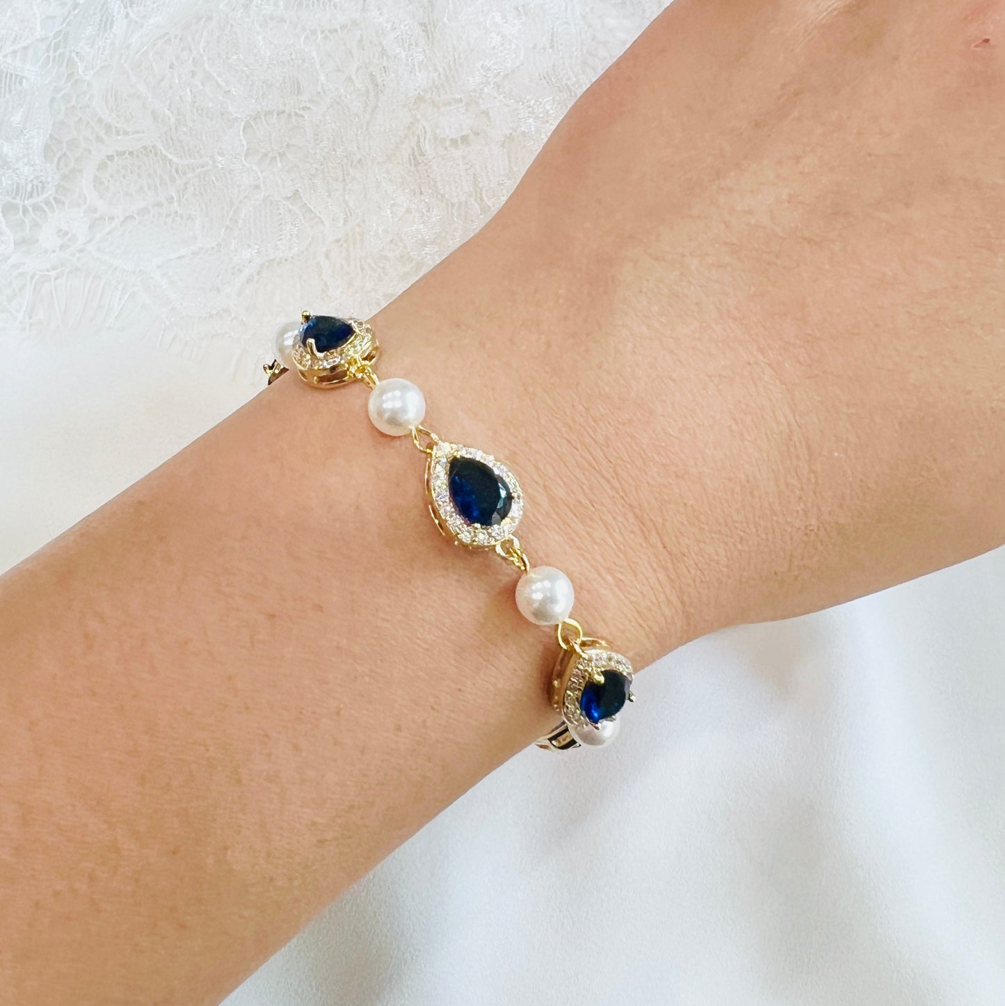 Bracelet en forme de larme bleu saphir plaqué or blanc Coco CZ