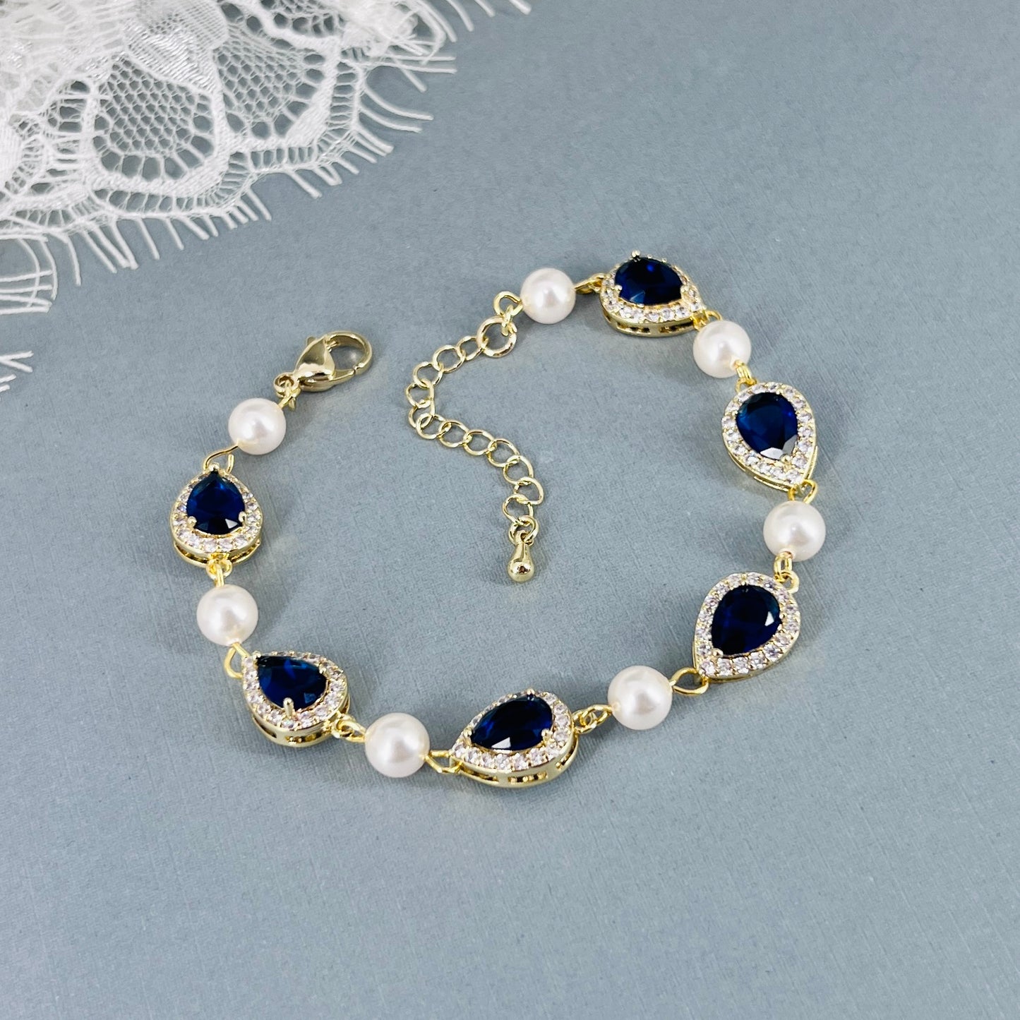 Bracelet en forme de larme bleu saphir plaqué or blanc Coco CZ