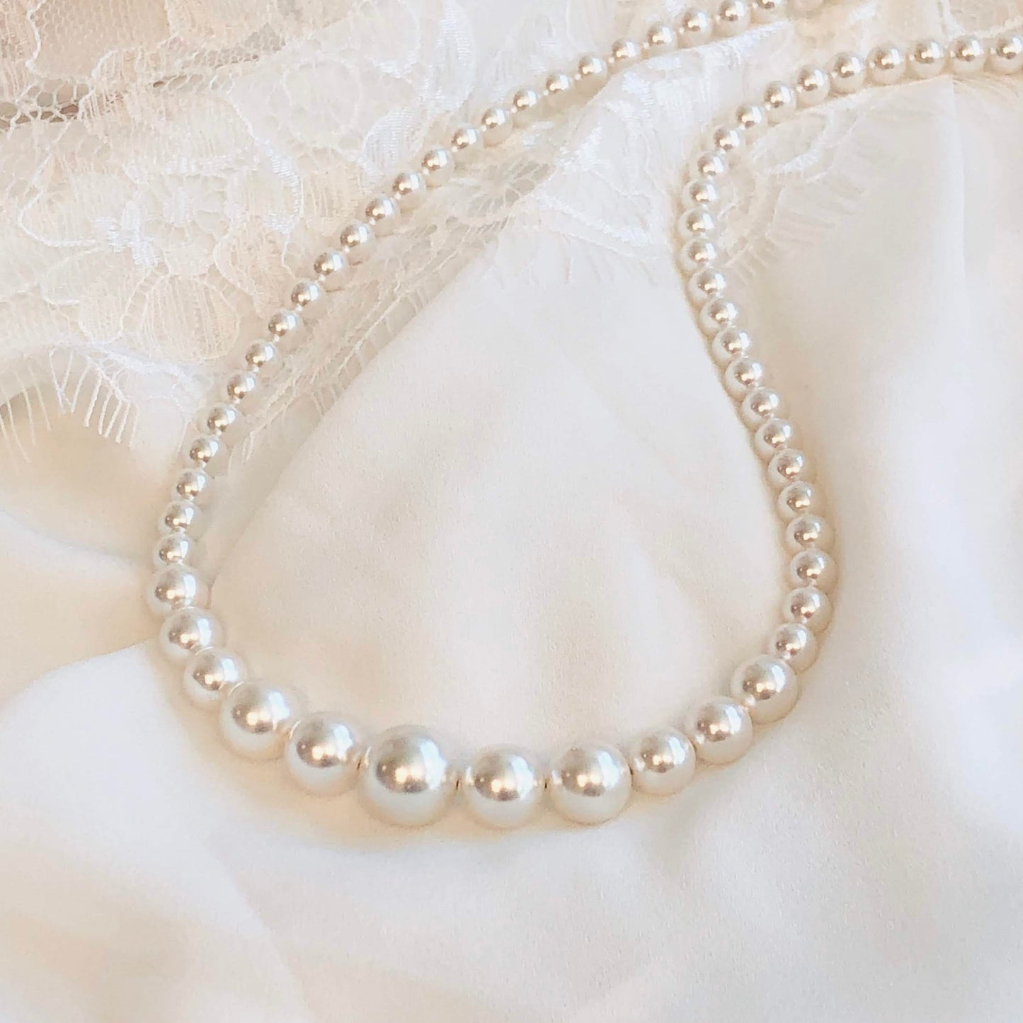 Collier de perles en cristal blanc autrichien progressif Joslyn 