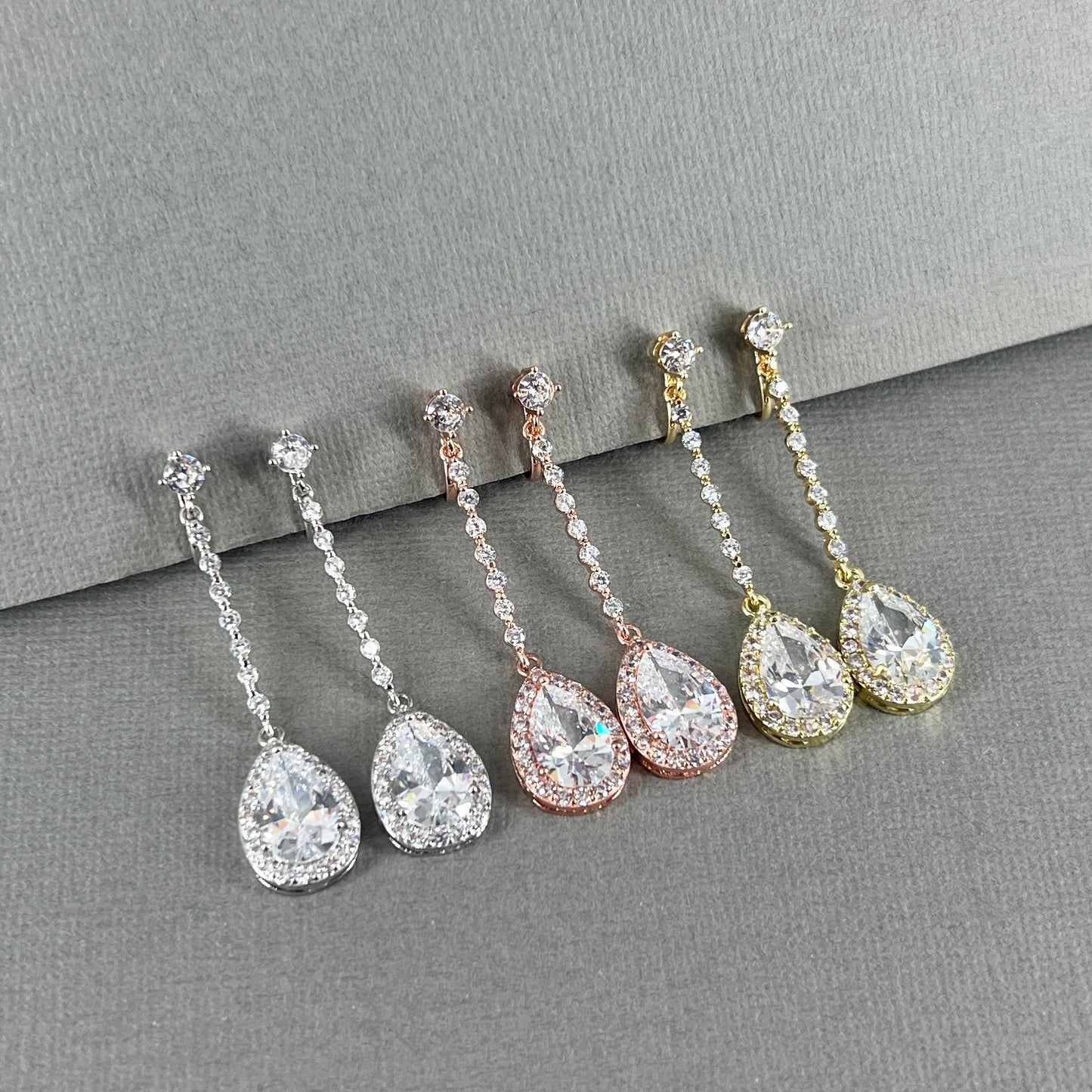 Boucles d'oreilles à clips longues en forme de larme Murry CZ 