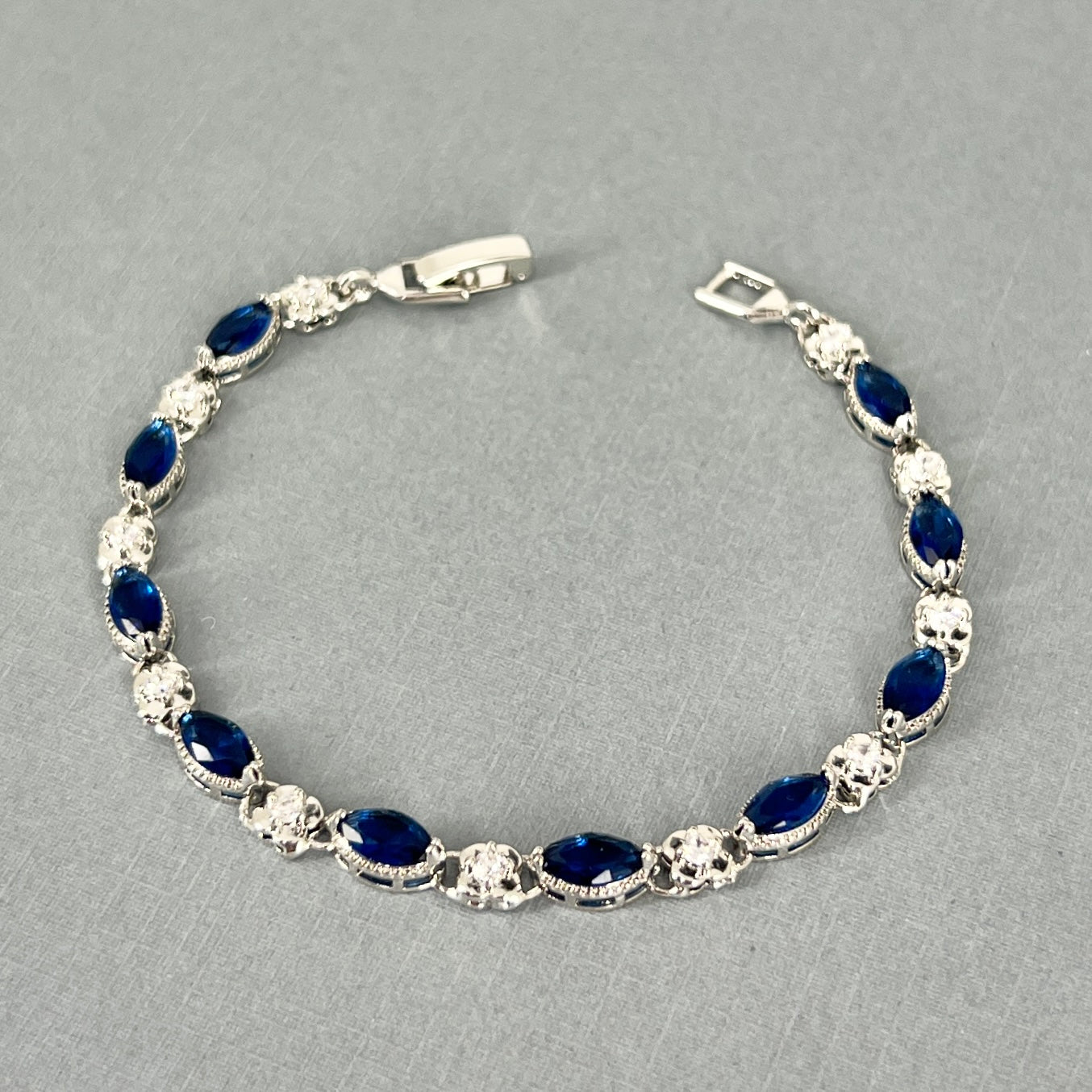 Bracelet en cristal bleu Dior CZ Leaf Something 