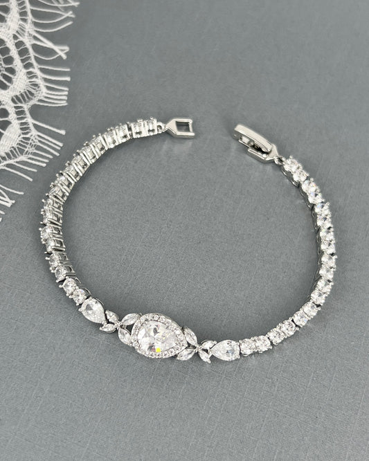 Bracelet de tennis en forme de larme Cheryl CZ 