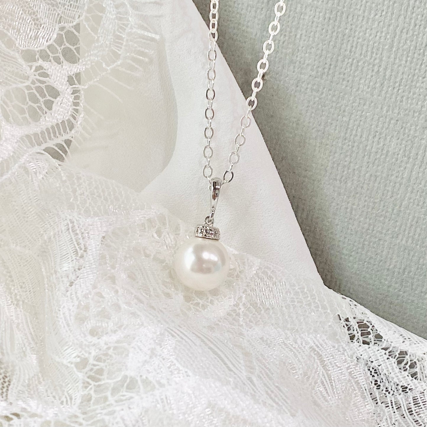 Collier de perles en cristal blanc autrichien progressif Joslyn 